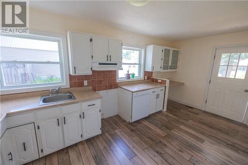 164 Axmith Avenue, Elliot Lake, ON - Indoor Photo Showing Kitchen