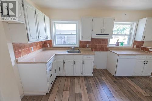 164 Axmith Avenue, Elliot Lake, ON - Indoor Photo Showing Kitchen