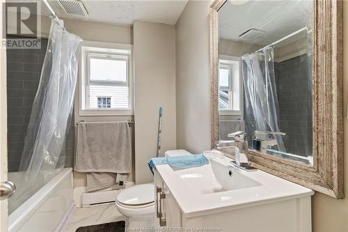 52 Princess, Moncton, NB - Indoor Photo Showing Bathroom