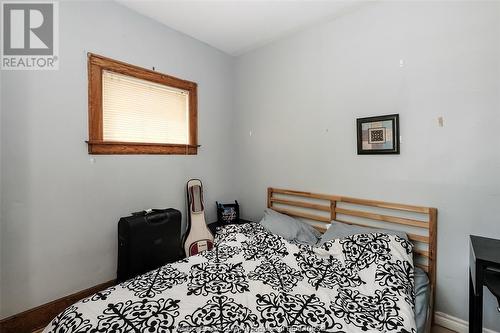 518 Randolph Avenue, Windsor, ON - Indoor Photo Showing Bedroom