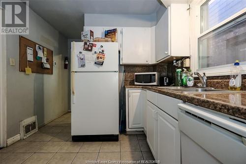 518 Randolph Avenue, Windsor, ON - Indoor Photo Showing Kitchen With Double Sink