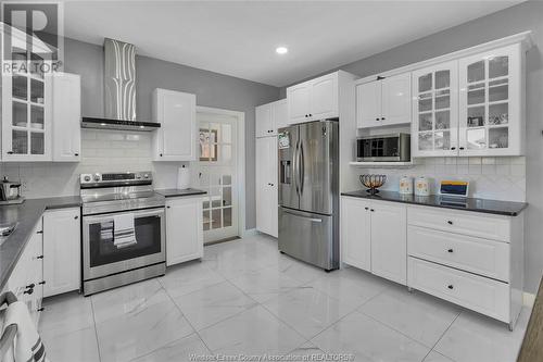 3928 Sixth Concession Road, Windsor, ON - Indoor Photo Showing Kitchen