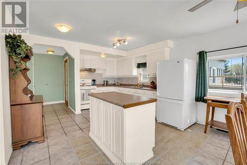 1248 Front Road North, Amherstburg, ON - Indoor Photo Showing Kitchen