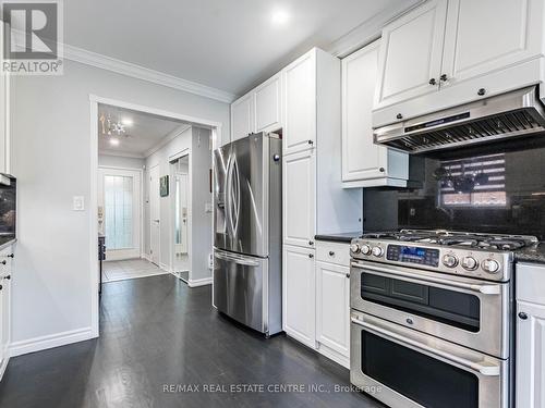 5599 Brenchley Avenue, Mississauga (East Credit), ON - Indoor Photo Showing Kitchen