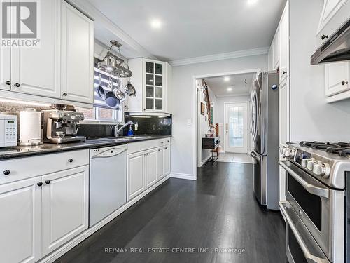 5599 Brenchley Avenue, Mississauga (East Credit), ON - Indoor Photo Showing Kitchen