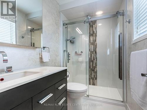 5599 Brenchley Avenue, Mississauga (East Credit), ON - Indoor Photo Showing Bathroom