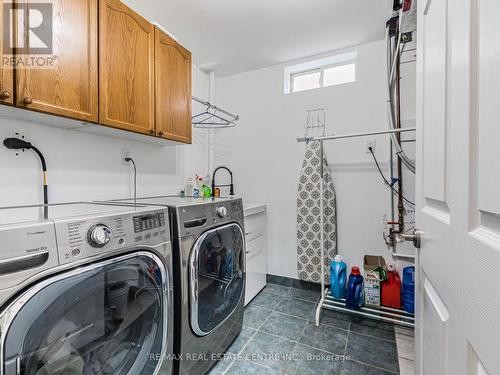 5599 Brenchley Avenue, Mississauga (East Credit), ON - Indoor Photo Showing Laundry Room