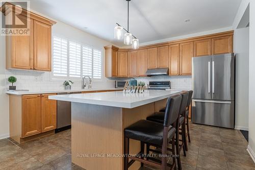 725 Switzer Crescent, Milton (Coates), ON - Indoor Photo Showing Kitchen With Stainless Steel Kitchen