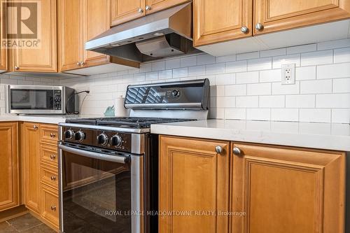 725 Switzer Crescent, Milton (Coates), ON - Indoor Photo Showing Kitchen