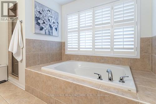 725 Switzer Crescent, Milton (Coates), ON - Indoor Photo Showing Bathroom