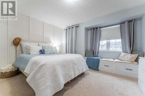 725 Switzer Crescent, Milton (Coates), ON - Indoor Photo Showing Bedroom