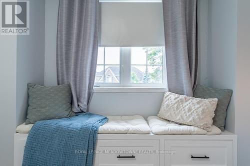 725 Switzer Crescent, Milton (Coates), ON - Indoor Photo Showing Bedroom