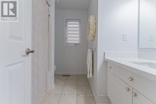 725 Switzer Crescent, Milton (Coates), ON - Indoor Photo Showing Bathroom