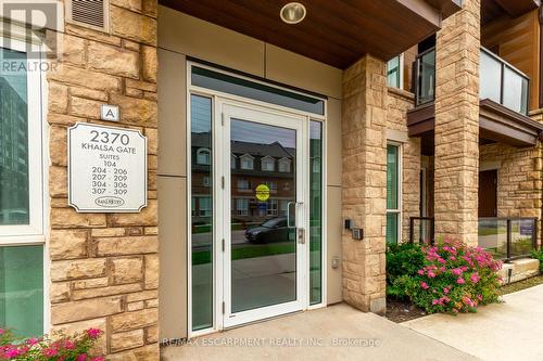 209 - 2370 Khalsa Gate, Oakville, ON - Outdoor