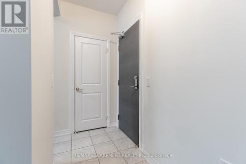 209 - 2370 Khalsa Gate, Oakville, ON - Indoor Photo Showing Other Room