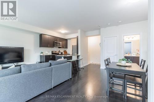 209 - 2370 Khalsa Gate, Oakville, ON - Indoor Photo Showing Living Room