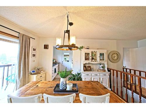 520 10Th Avenue, Castlegar, BC - Indoor Photo Showing Dining Room