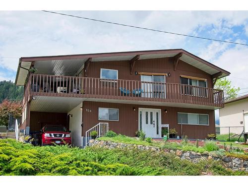 520 10Th Avenue, Castlegar, BC - Outdoor