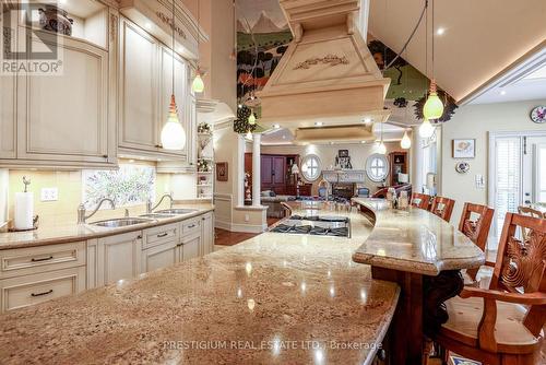 121 Flatbush Avenue, Vaughan, ON - Indoor Photo Showing Kitchen With Double Sink