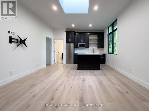 254 Melissa Lane, Tiny, ON - Indoor Photo Showing Kitchen