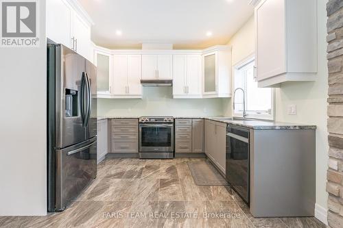 24 Rue Helene, Tiny (Lafontaine), ON - Indoor Photo Showing Kitchen