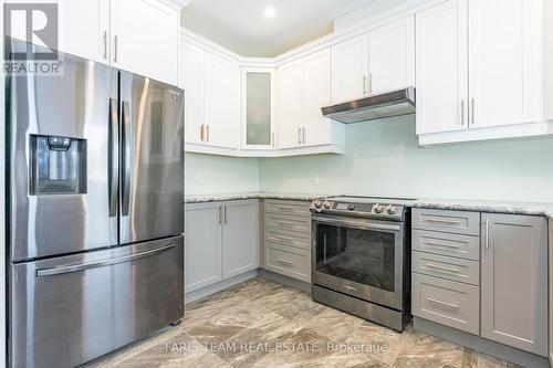 24 Rue Helene, Tiny (Lafontaine), ON - Indoor Photo Showing Kitchen