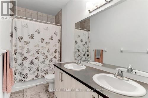 56 Harvest Crescent, Barrie, ON - Indoor Photo Showing Bathroom