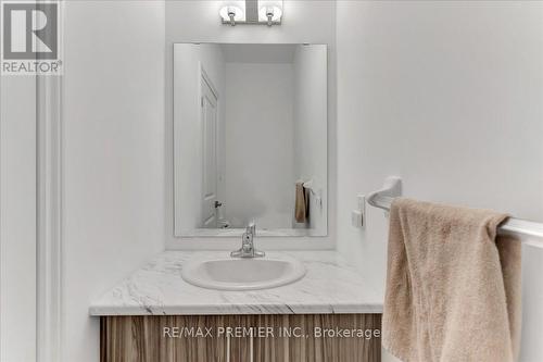 56 Harvest Crescent, Barrie, ON - Indoor Photo Showing Bathroom