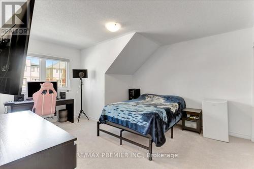 56 Harvest Crescent, Barrie, ON - Indoor Photo Showing Bedroom