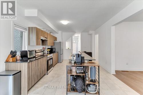 56 Harvest Crescent, Barrie, ON - Indoor Photo Showing Kitchen