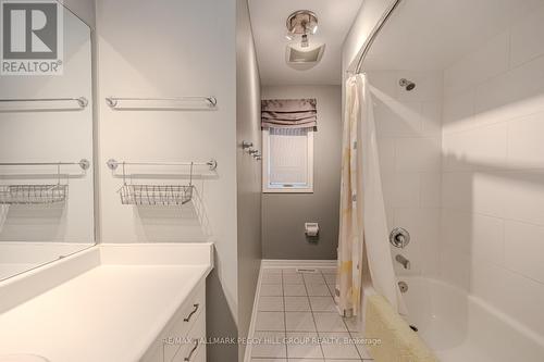 36 Falling Brook Drive, Barrie (Bayshore), ON - Indoor Photo Showing Bathroom