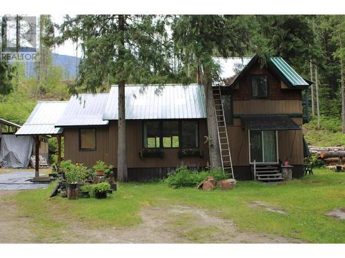 1598 Quast Road, Seymour Arm, BC - Outdoor