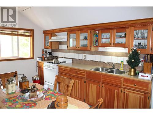 1598 Quast Road, Seymour Arm, BC - Indoor Photo Showing Kitchen With Double Sink