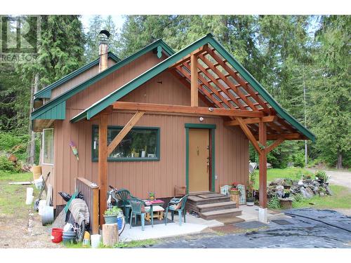 1598 Quast Road, Seymour Arm, BC - Outdoor