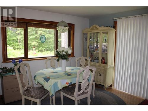 1598 Quast Road, Seymour Arm, BC - Indoor Photo Showing Dining Room