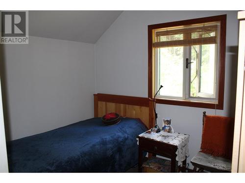 1598 Quast Road, Seymour Arm, BC - Indoor Photo Showing Bedroom