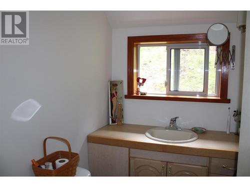 1598 Quast Road, Seymour Arm, BC - Indoor Photo Showing Bathroom