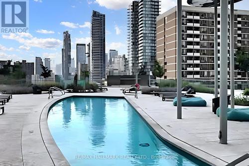 520 - 1 Bloor Street, Toronto C08, ON - Outdoor With In Ground Pool