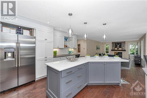 8 Weldale Drive, Ottawa, ON - Indoor Photo Showing Kitchen With Upgraded Kitchen