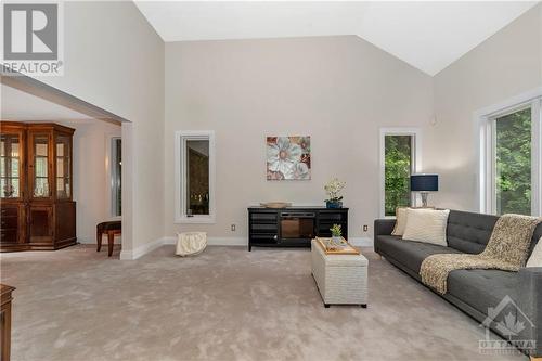 8 Weldale Drive, Ottawa, ON - Indoor Photo Showing Living Room