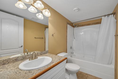 1592 Merlot Drive, West Kelowna, BC - Indoor Photo Showing Bathroom