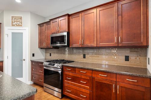 12870 Cliffshore Drive, Lake Country, BC - Indoor Photo Showing Kitchen