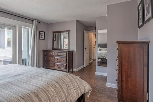 11888 Lambert Drive, Coldstream, BC - Indoor Photo Showing Bedroom