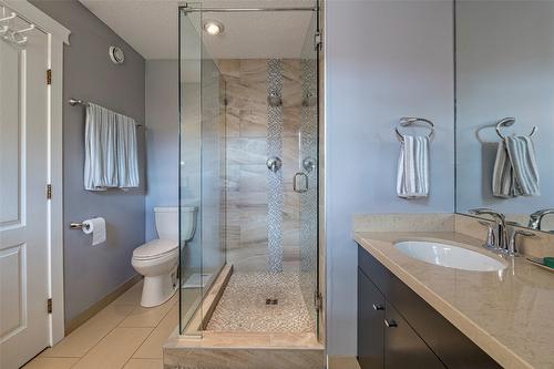 11888 Lambert Drive, Coldstream, BC - Indoor Photo Showing Bathroom