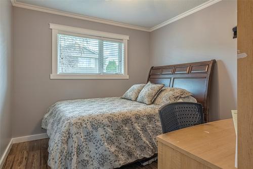 11888 Lambert Drive, Coldstream, BC - Indoor Photo Showing Bedroom