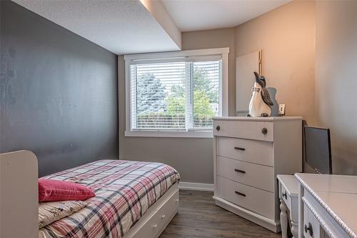 11888 Lambert Drive, Coldstream, BC - Indoor Photo Showing Bedroom