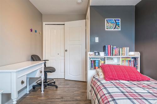 11888 Lambert Drive, Coldstream, BC - Indoor Photo Showing Bedroom