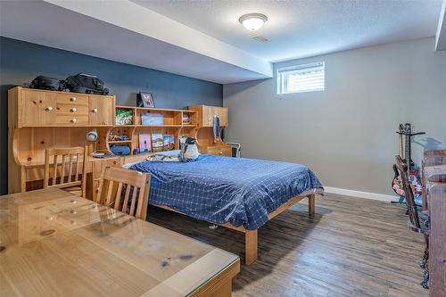 11888 Lambert Drive, Coldstream, BC - Indoor Photo Showing Bedroom