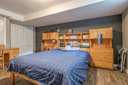 11888 Lambert Drive, Coldstream, BC - Indoor Photo Showing Bedroom