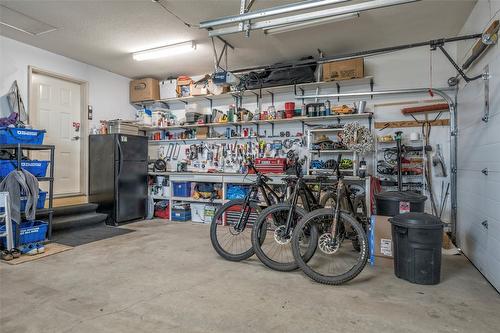 11888 Lambert Drive, Coldstream, BC - Indoor Photo Showing Garage